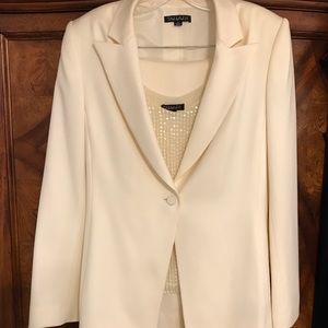 Ivory Tahari 2 piece Pantsuit (Jacket, pants)